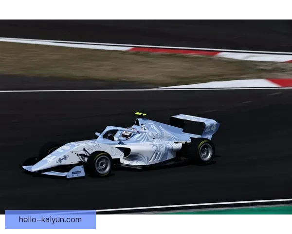 F1新赛季揭幕战激战连连豪门车队暗流涌动争冠格局初现端倪